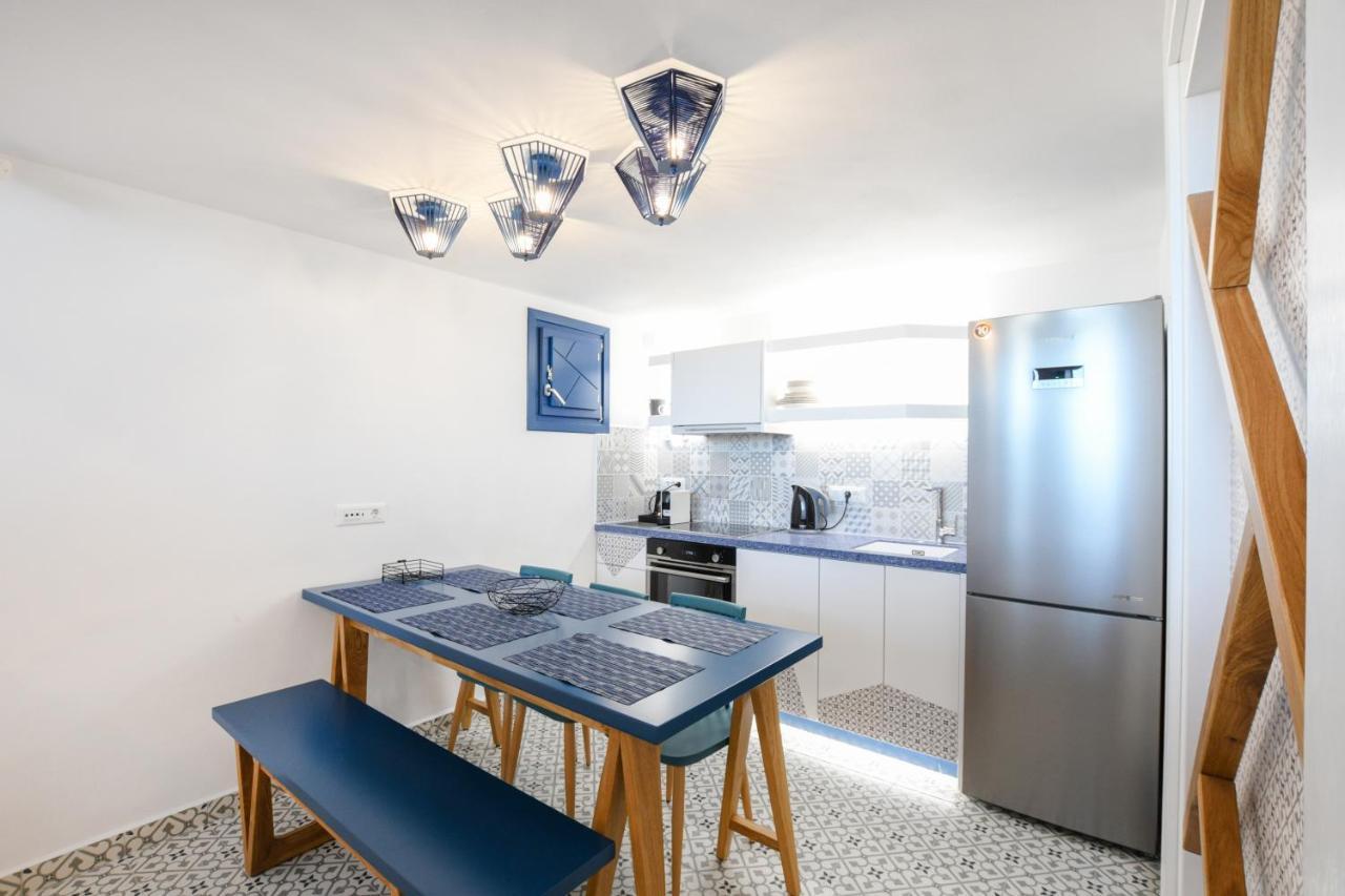 Blue White Residence Monolithos  Exterior photo