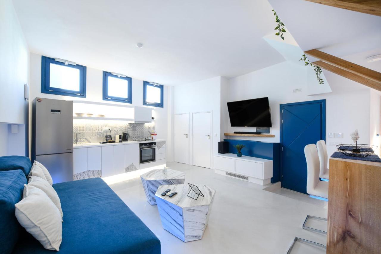 Blue White Residence Monolithos  Exterior photo